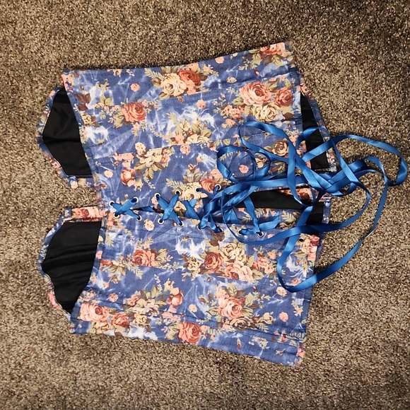 4/$20 Corset. Blue with flowers. Size large - Picture 2 of 3